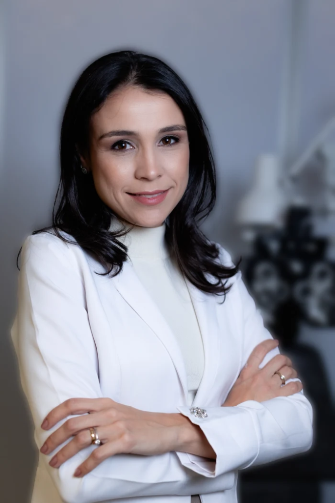 Dra. Taciana Bretas CRM: 61889/MG RQE Nº: 49052 - Oftalmologista | Especialista em Cirurgia Plástica Ocular em Belo Horizonte